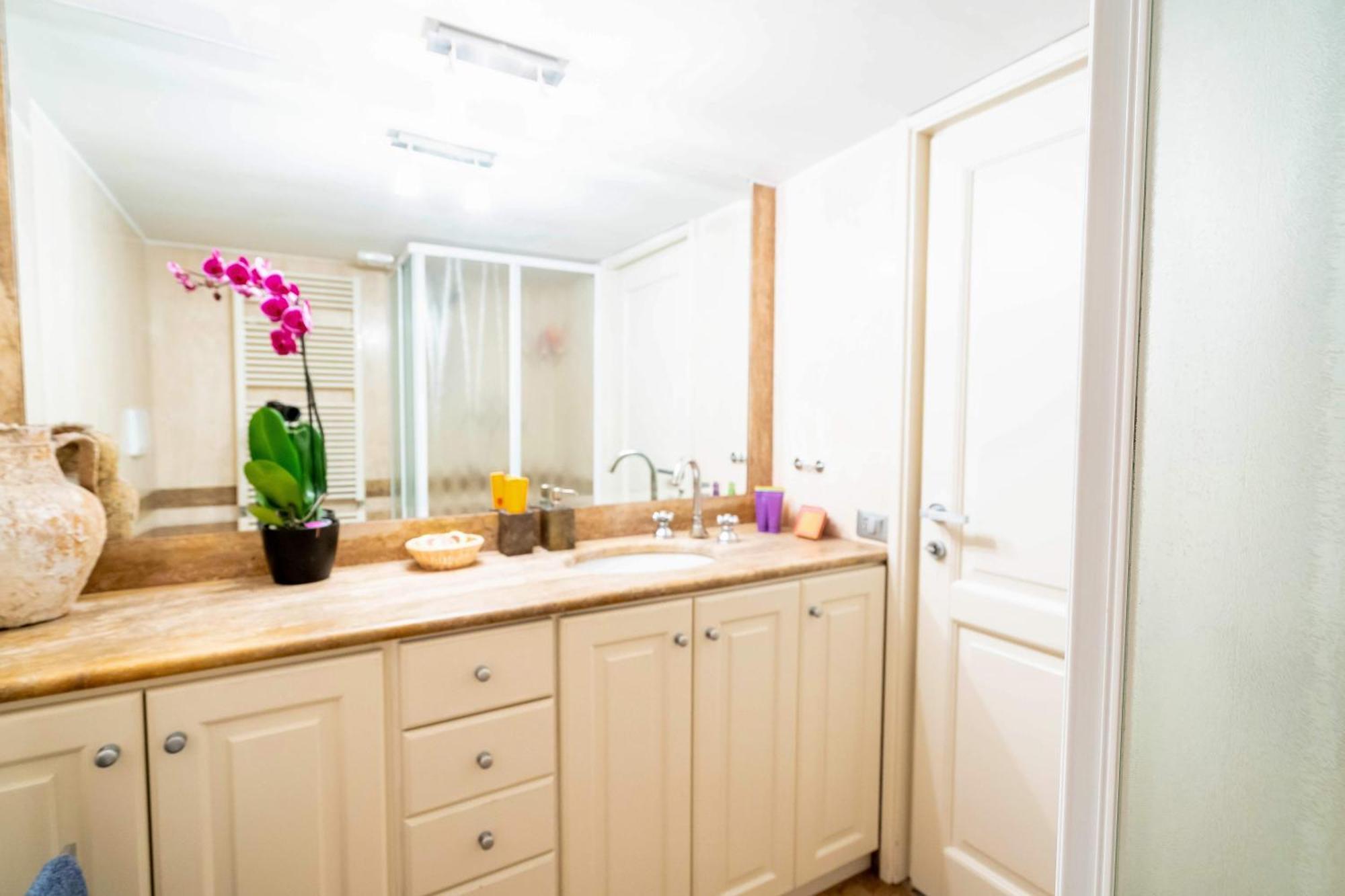 White Style Gambero Apartment โรม ภายนอก รูปภาพ
