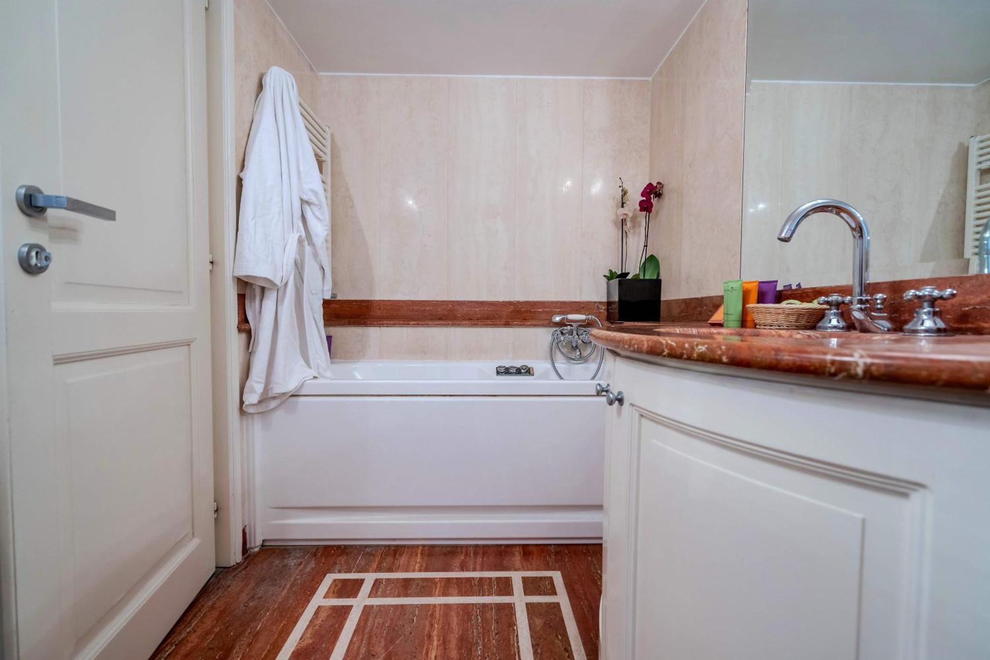 White Style Gambero Apartment โรม ภายนอก รูปภาพ