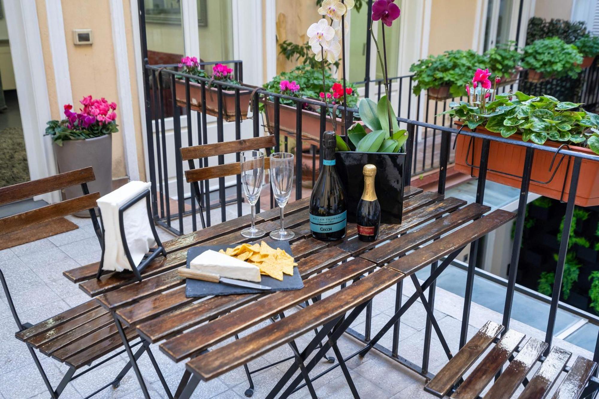 White Style Gambero Apartment โรม ภายนอก รูปภาพ