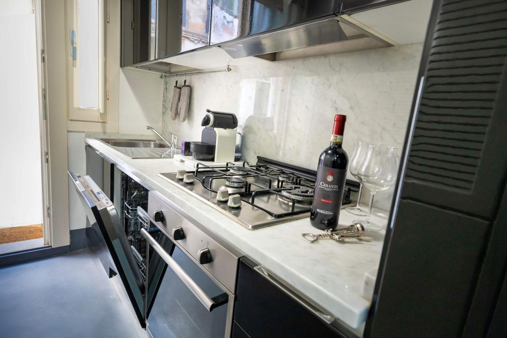 White Style Gambero Apartment โรม ภายนอก รูปภาพ